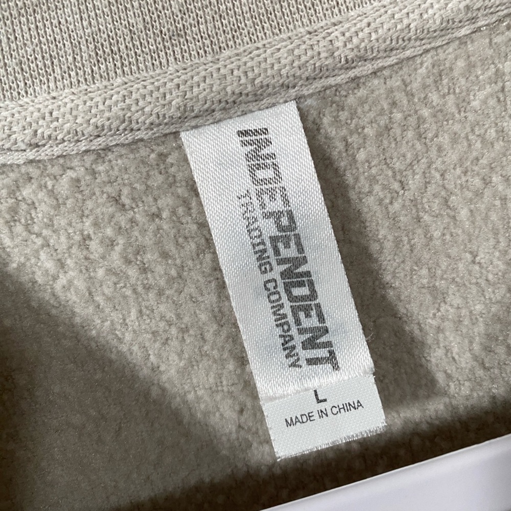 Maker's Mark x Remarkable Portland Art Sweatshirt in Size Large Gray Colorful - Picture 6 of 8